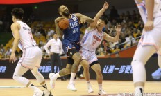 开云体育下载-山东男篮对阵北京队，谁能笑到最后