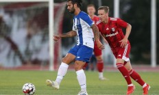 开云体育官网-哈德斯菲尔德逼平对手，保持不败战绩