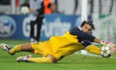 开云体育中国-从巴黎街头到北非之巅，卡马文加的艺术爆发与阿尔及利亚的压制交响曲