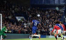 开云体育入口-切尔西不敌热刺，积分榜下滑