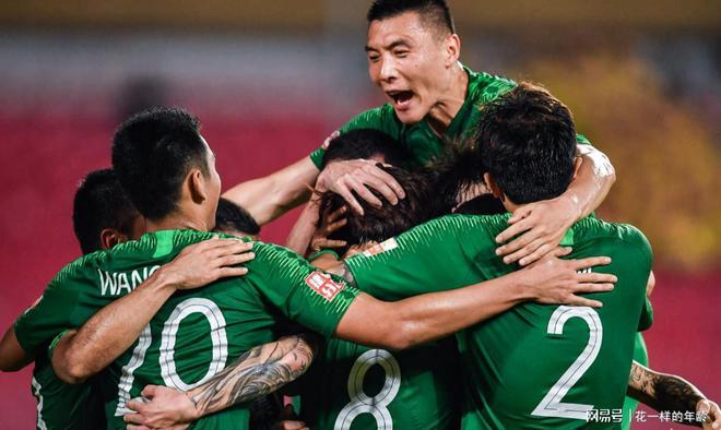 里昂俱乐部每况愈下,球迷们急需新的转变 里昂俱乐部每况愈下,球迷们急需新的转变