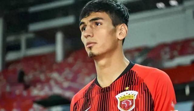 里昂俱乐部每况愈下,球迷们急需新的转变 里昂俱乐部每况愈下,球迷们急需新的转变