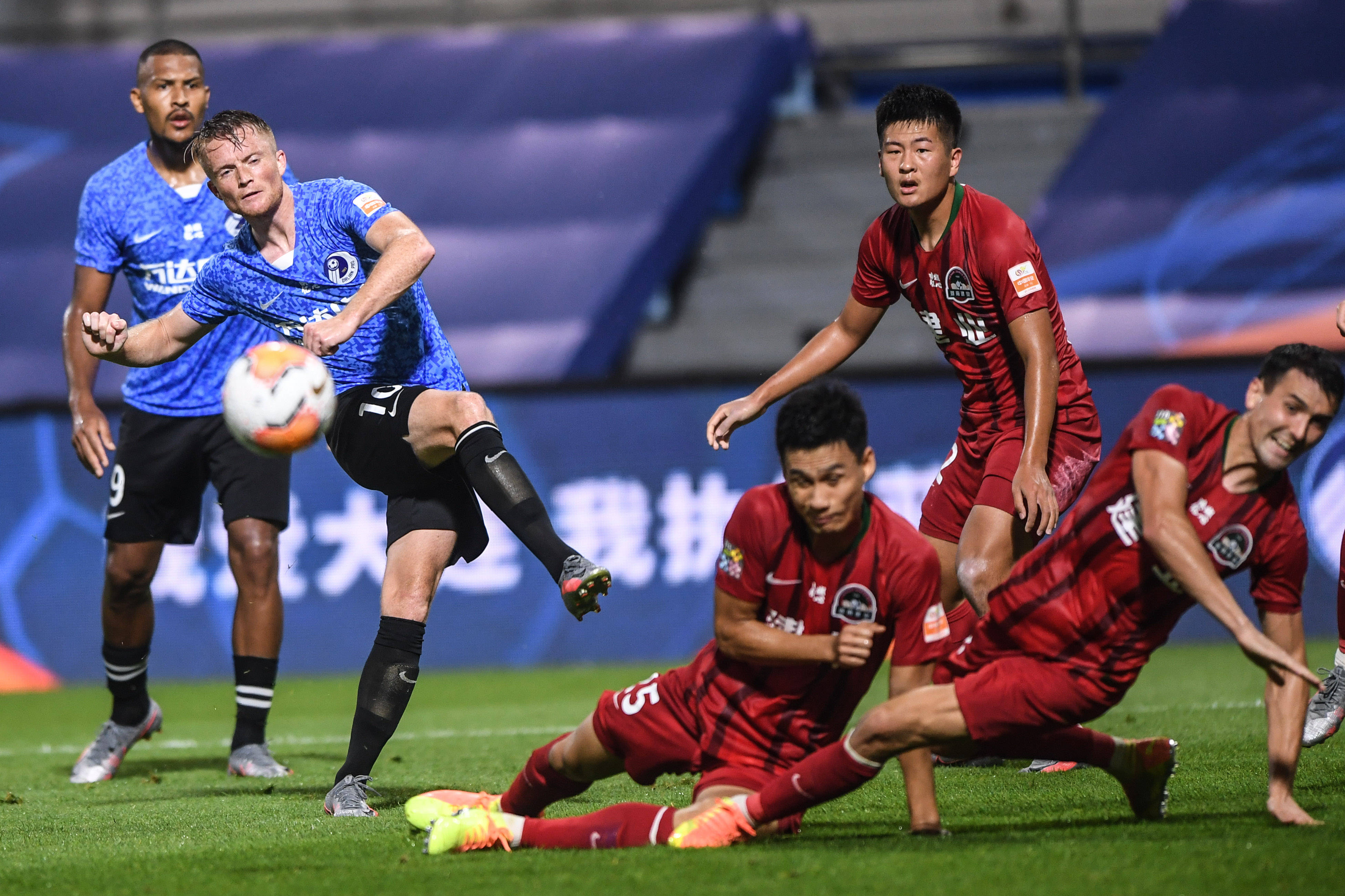 卡迪夫城铁桶防守立功，-逼平对手！的简单介绍