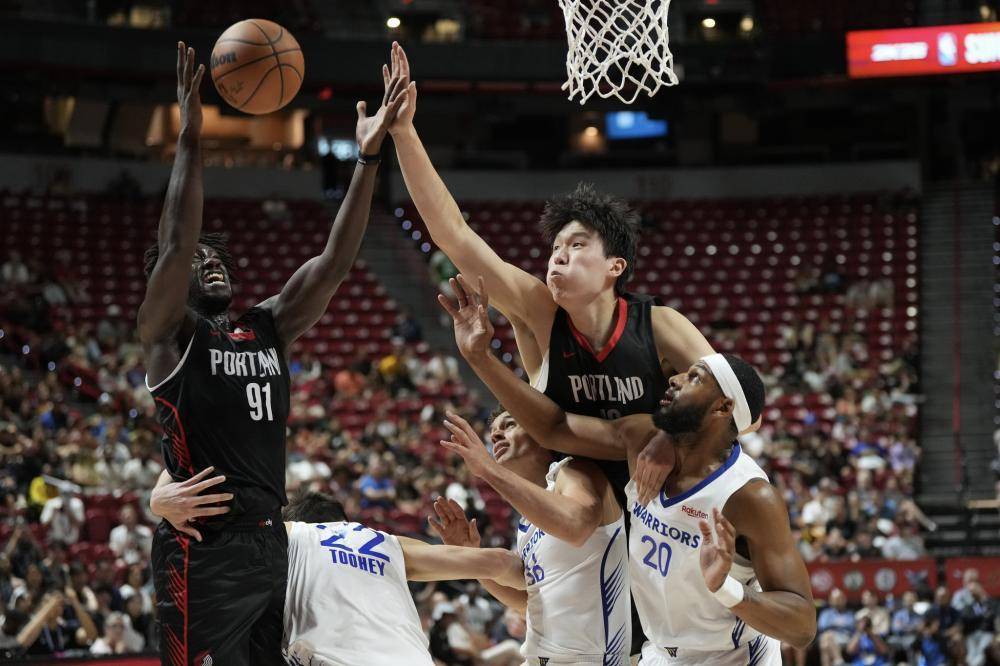 开拓者队主教练荣获赛季最佳教练