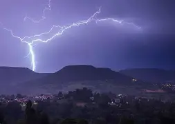 雷加利斯主场逼平赫塔费，保持不败