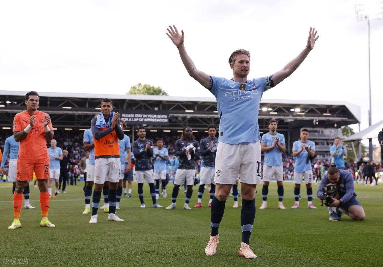 那不勒斯绝杀获胜,球员表现耀眼 那不勒斯绝杀获胜,球员表现耀眼