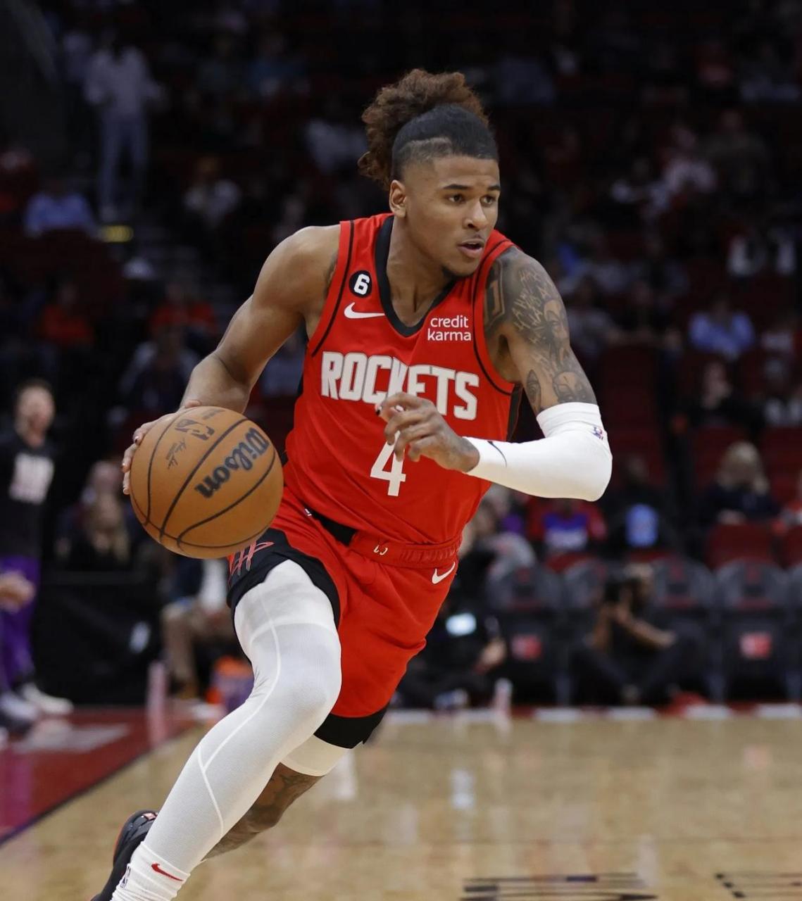 火箭队球员因伤缺席至季后赛