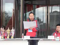 埃尔切展现团队精神，披荆斩棘向前