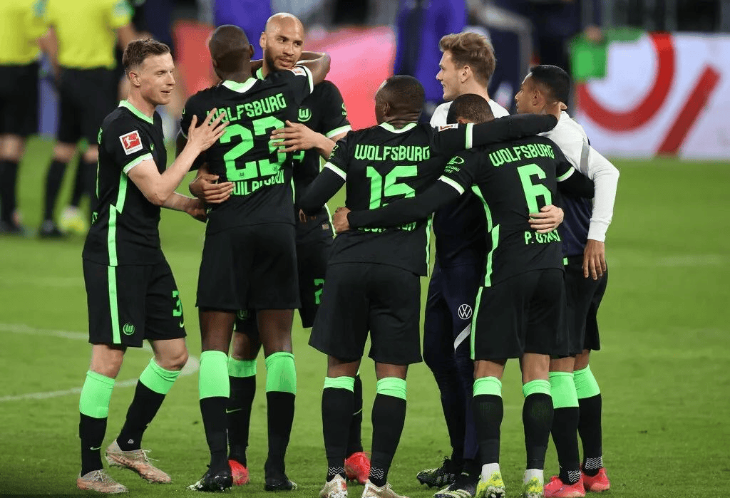 弗赖堡大胜汉堡，重返德甲强队行列