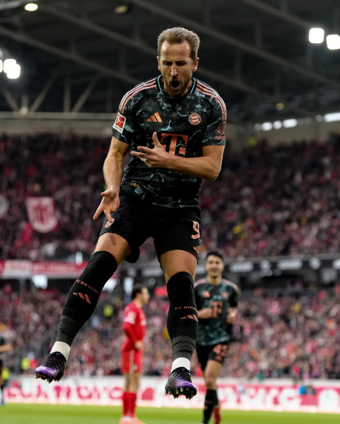 弗赖堡大胜汉堡，重返德甲强队行列