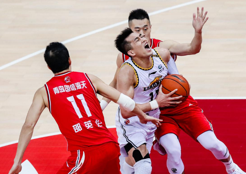 包含青岛队斗志昂扬，势不可挡！的词条