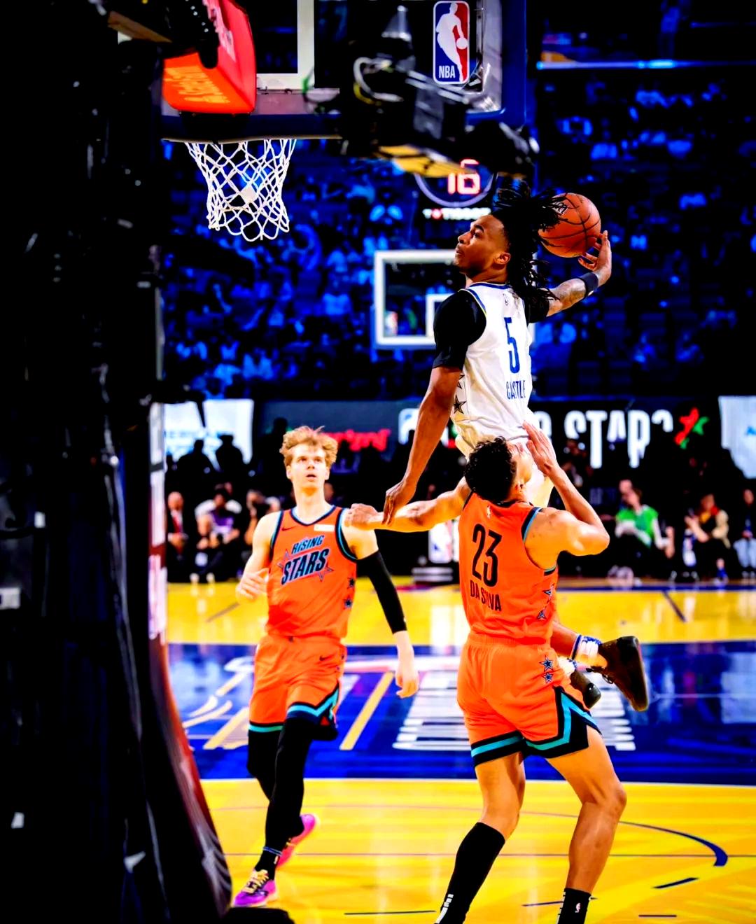 球队新秀崛起，助力球队连胜