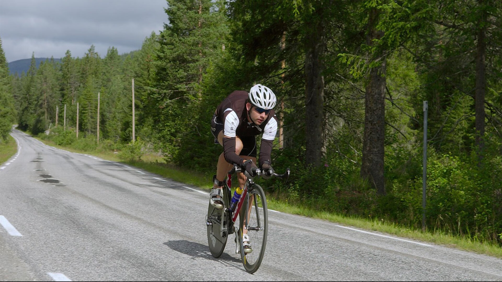 黑暗中的鲨鱼,孔德在最强对手面前点亮尤文图斯