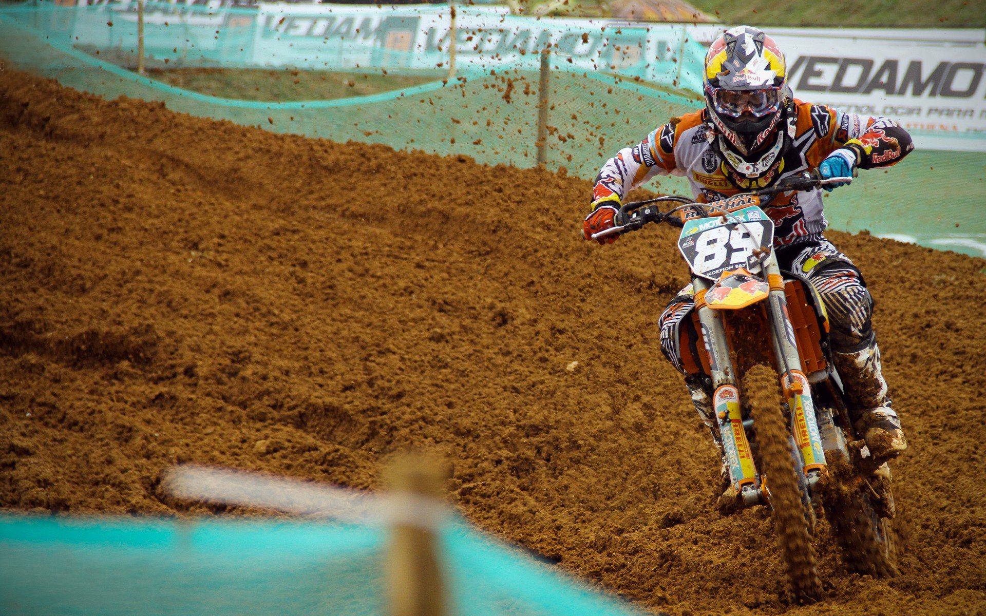 绿茵剧院，奥亚尔萨瓦尔点亮的逆转之夜